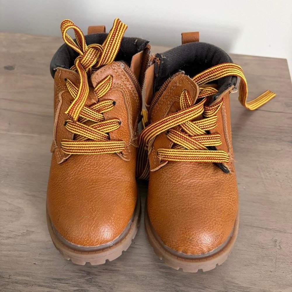 Carters Toddler Boys Brown Faux Leather Ankle Boots Yellow Laces 7M ROY/CF2105H
